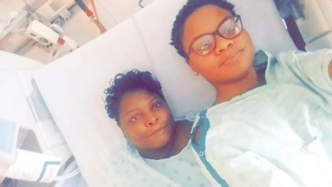 Lady Donates Her Kidney To Her Mother As A Christmas Gift 