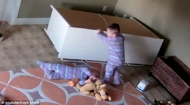2-Year-Old Bowdy Shoff Saves His Twin Brother From Being Crushed By A Fallen Dresser