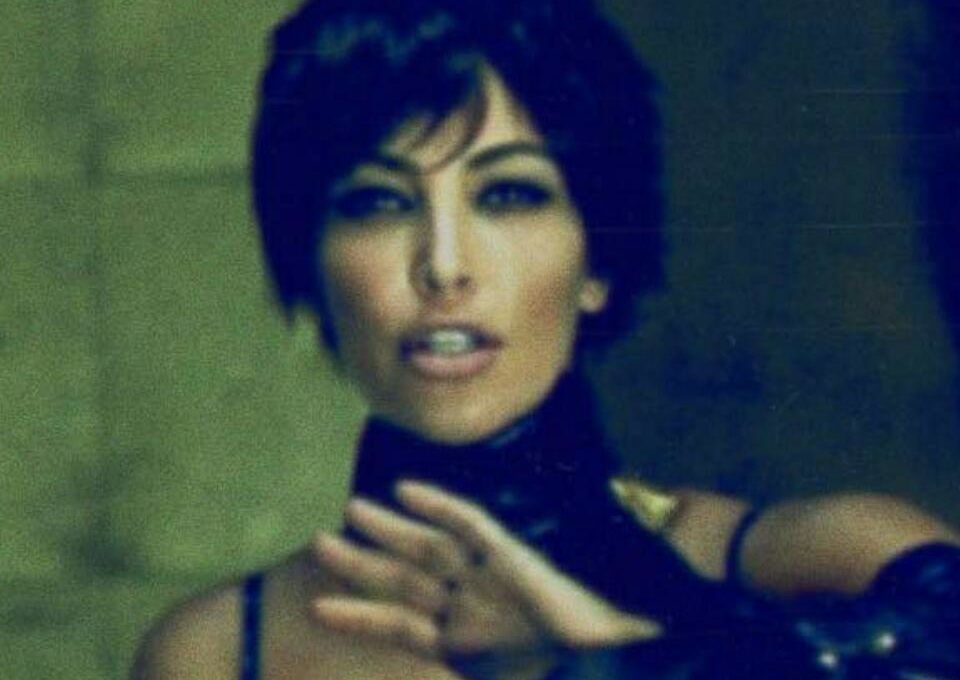 Kim Kardashian Flashes Cleavage In Latex Look For Kris Jenner Inspired Photoshoot