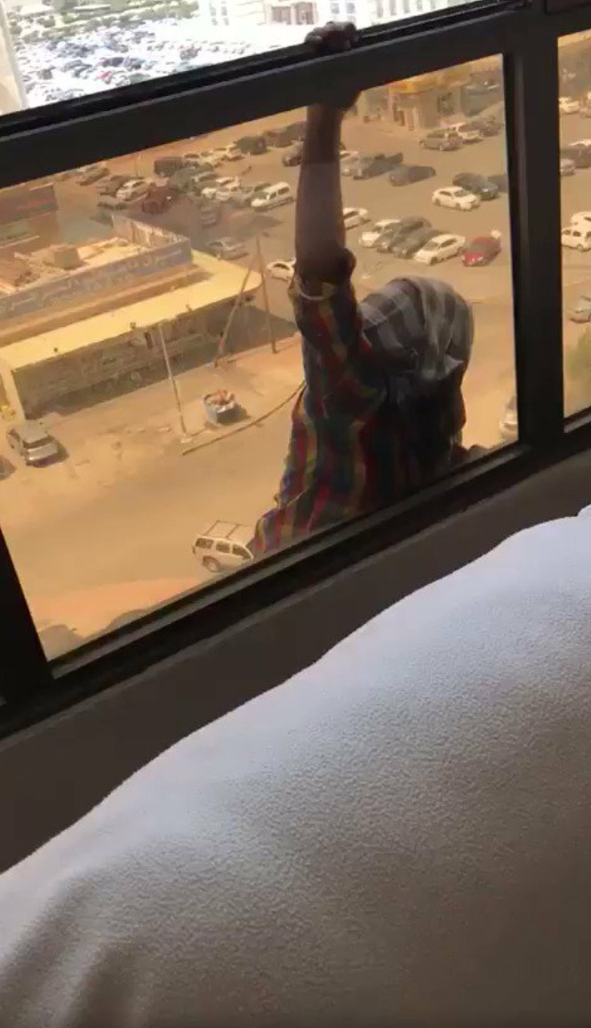 Kuwaiti Woman Films Her House Maid Commiting Suicide And Hanging For Life Instead Of Helping Her