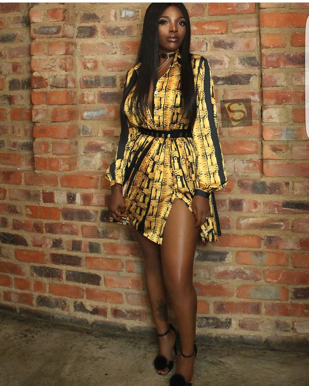 Annie Idibia Slays In Black And Gold Mini Dress With Thigh-high Slit 4