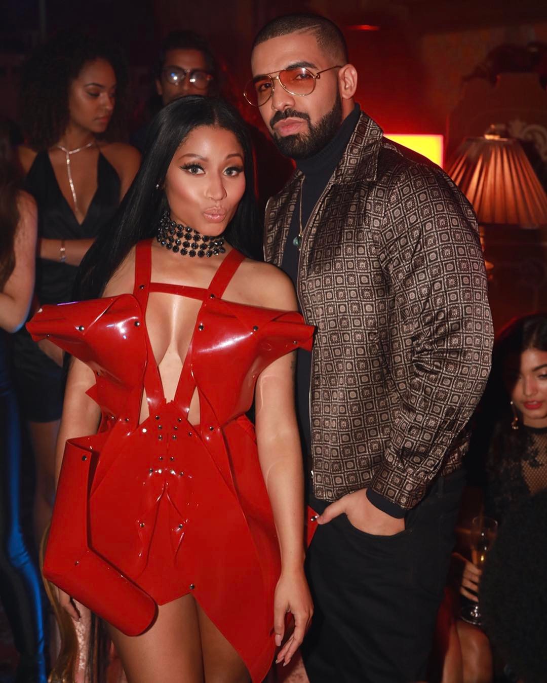 Nicki Minaj Rocks Sexy Cleavage Baring Dress For No Frauds Video While Getting Cozy With Drake 1