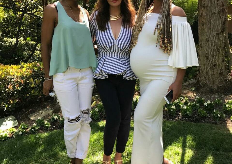 Beyonce Flaunts Baby Bump While Celebrating Easter