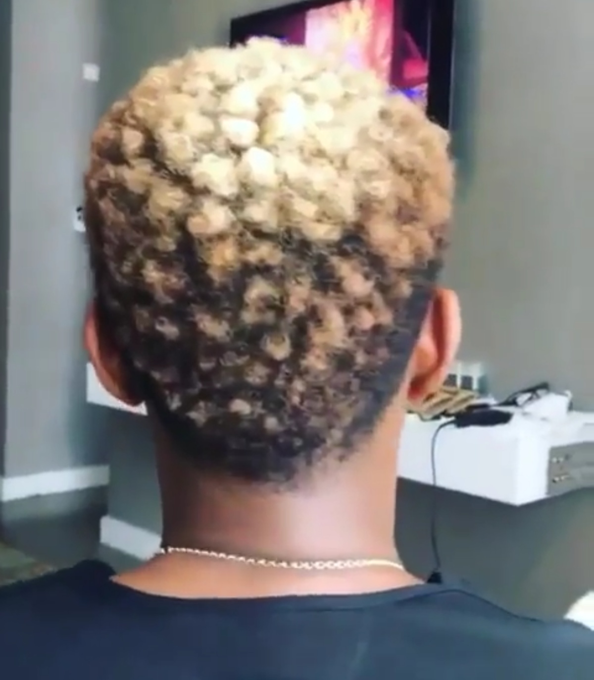 Usher Goes Blond With Shaved Sides 4