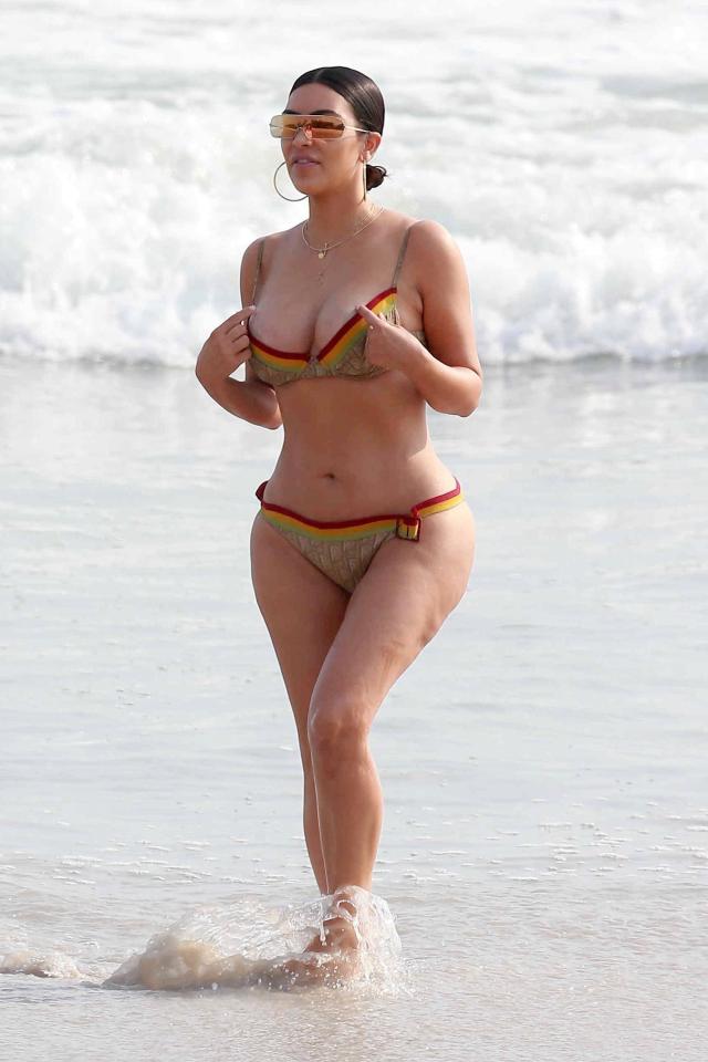 Kim Kardashian Mexico Vacation Beach Photos 6