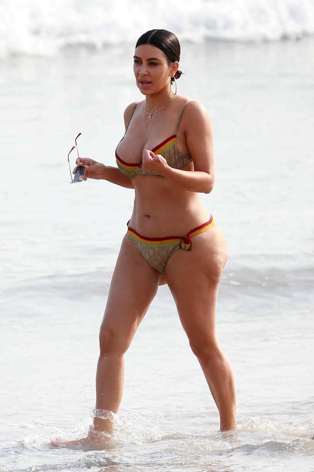 Kim Kardashian Mexico Vacation Beach Photos 2