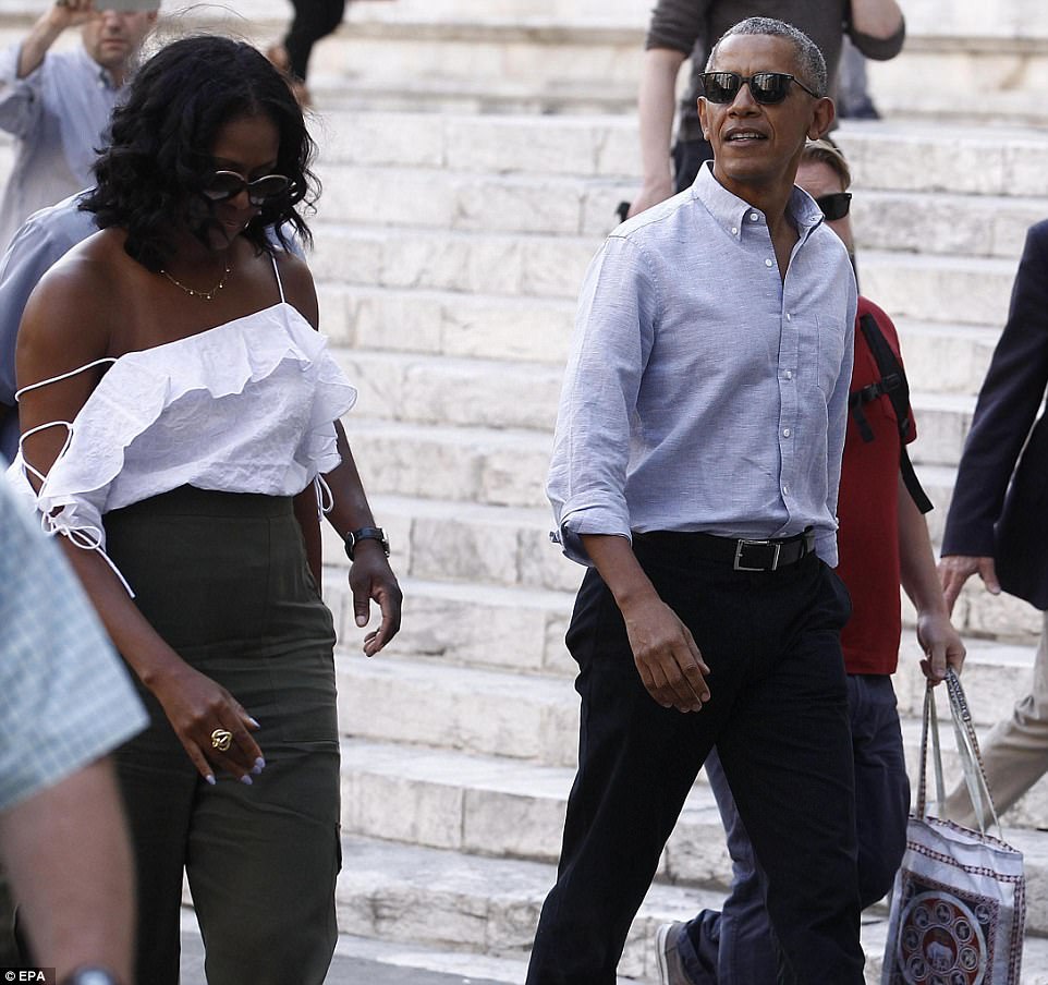 Michelle Obama Looks Stylish In Flirty Strappy Top While On Vacation With Barack Obama In Tuscany 3