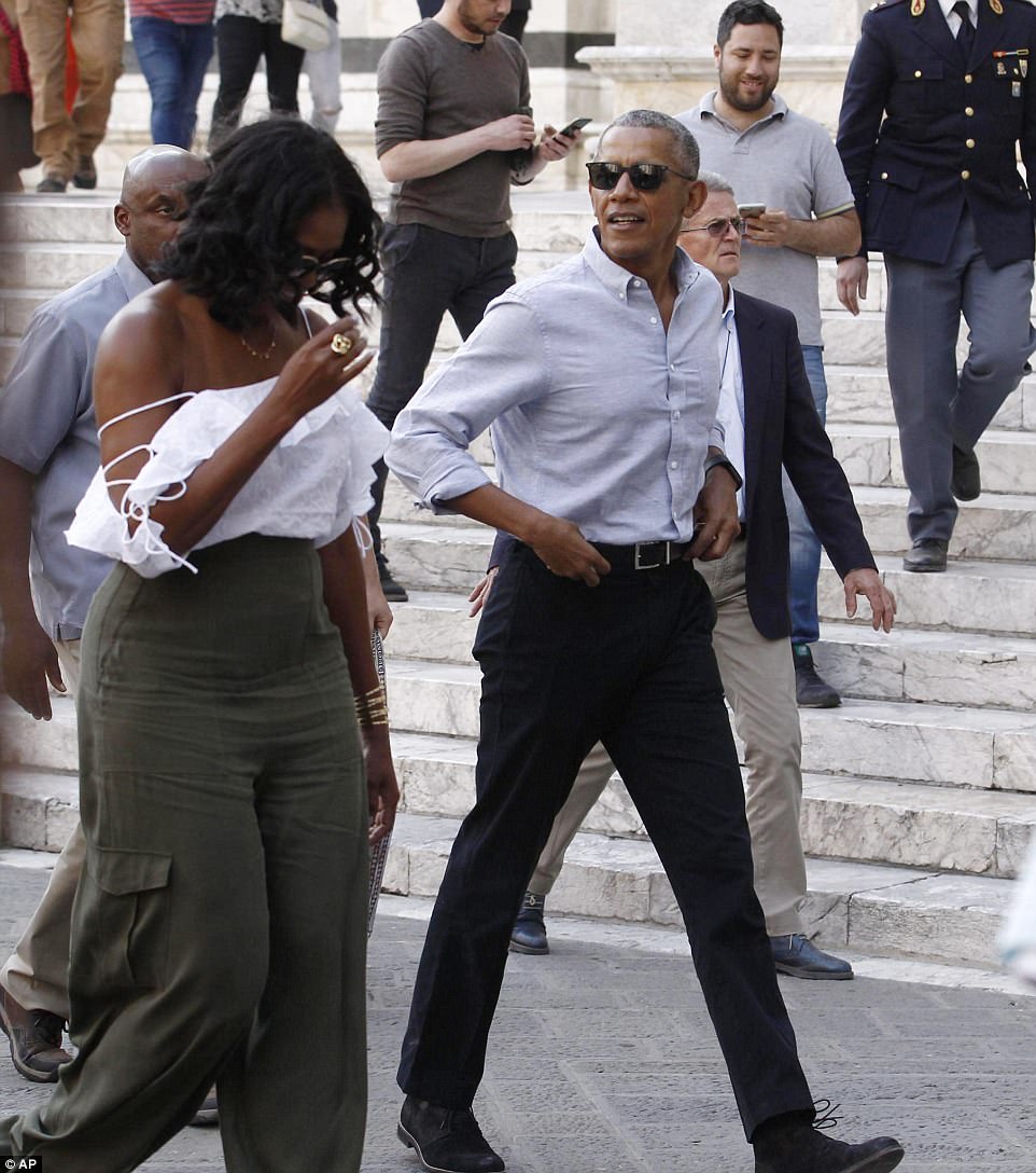 Michelle Obama Looks Stylish In Flirty Strappy Top While On Vacation With Barack Obama In Tuscany 1