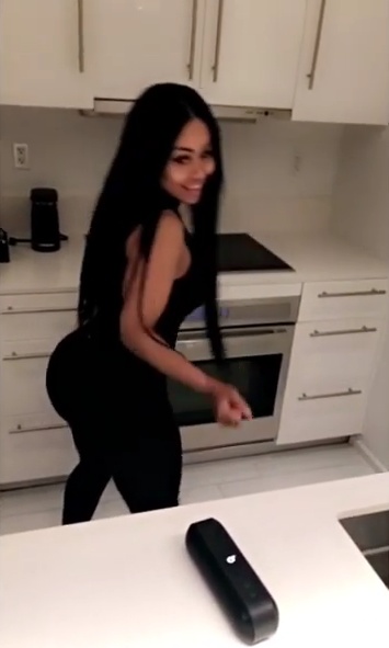 Blac Chyna Shows Off Her Provocatively Sexy Twerking Skills In The Kitchen 3