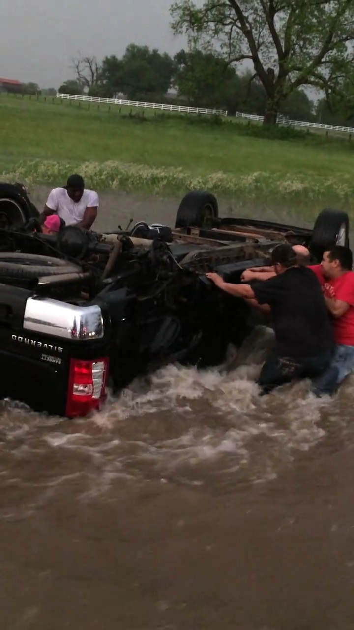 Woman Cries Out To God As Two Trapped Babies Nearly Die From Deadly Texas Storm 3