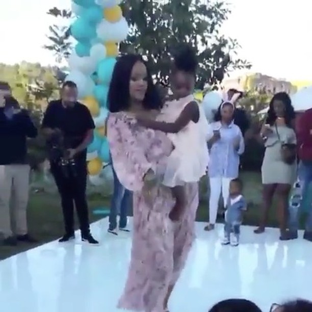 Rihanna Was Spotted Having A Blast At Her Niece’s Party (1) 