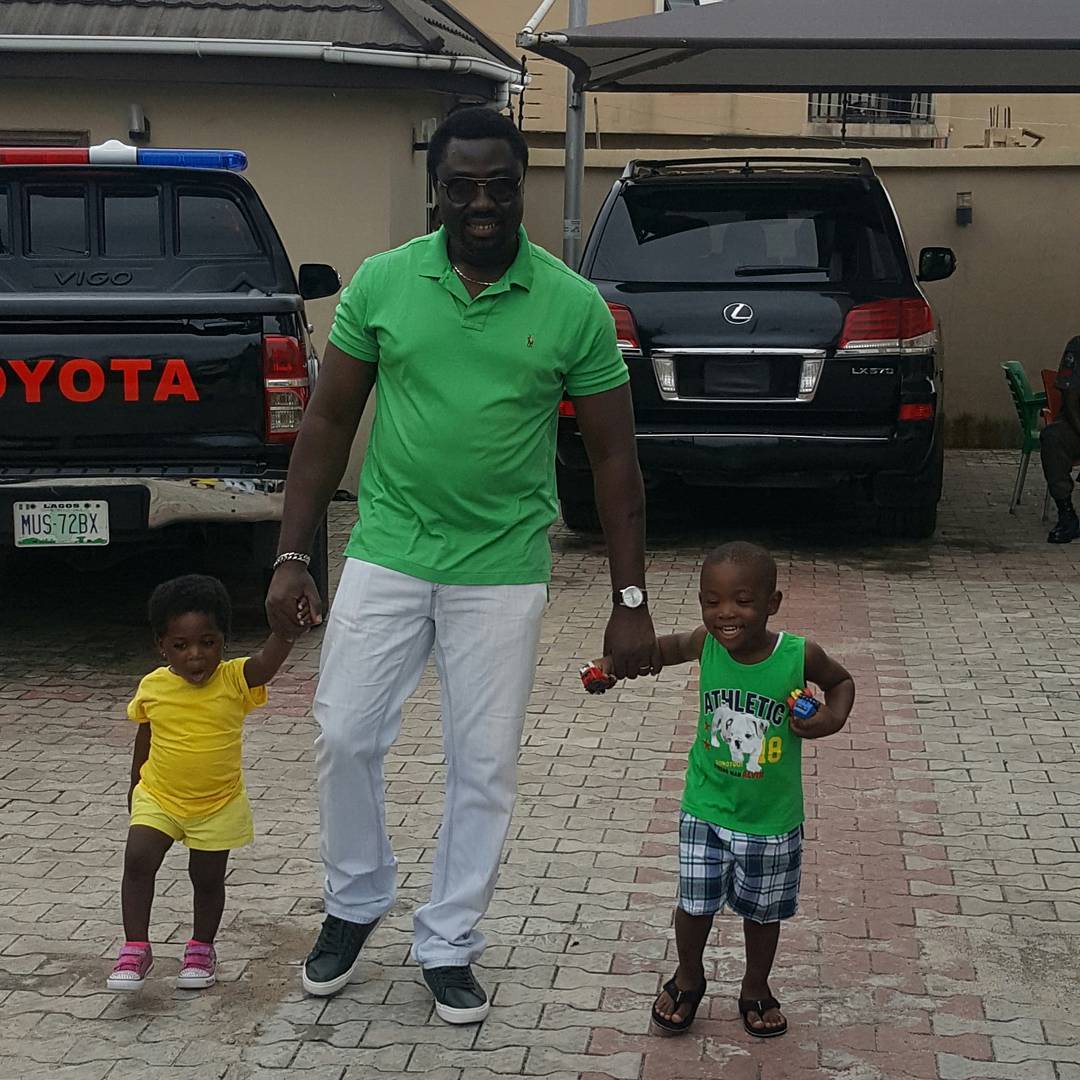 Mercy Johnson And Her Family In Adorable Photoshoot (1)