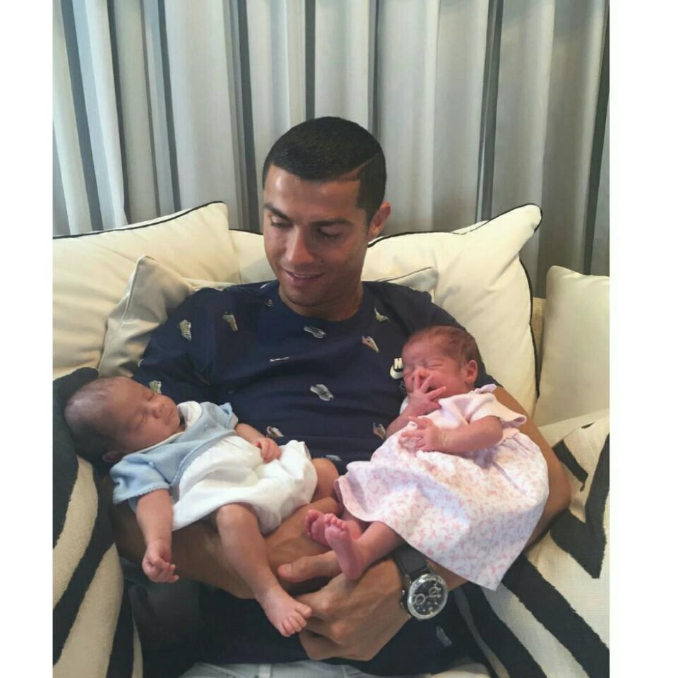 Cristiano Ronaldo Shared First Photo Of Newborn Twins