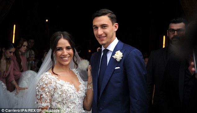 Matteo Darmian Has Married Long-Term Fiancee Francesca Cormanni (5) 