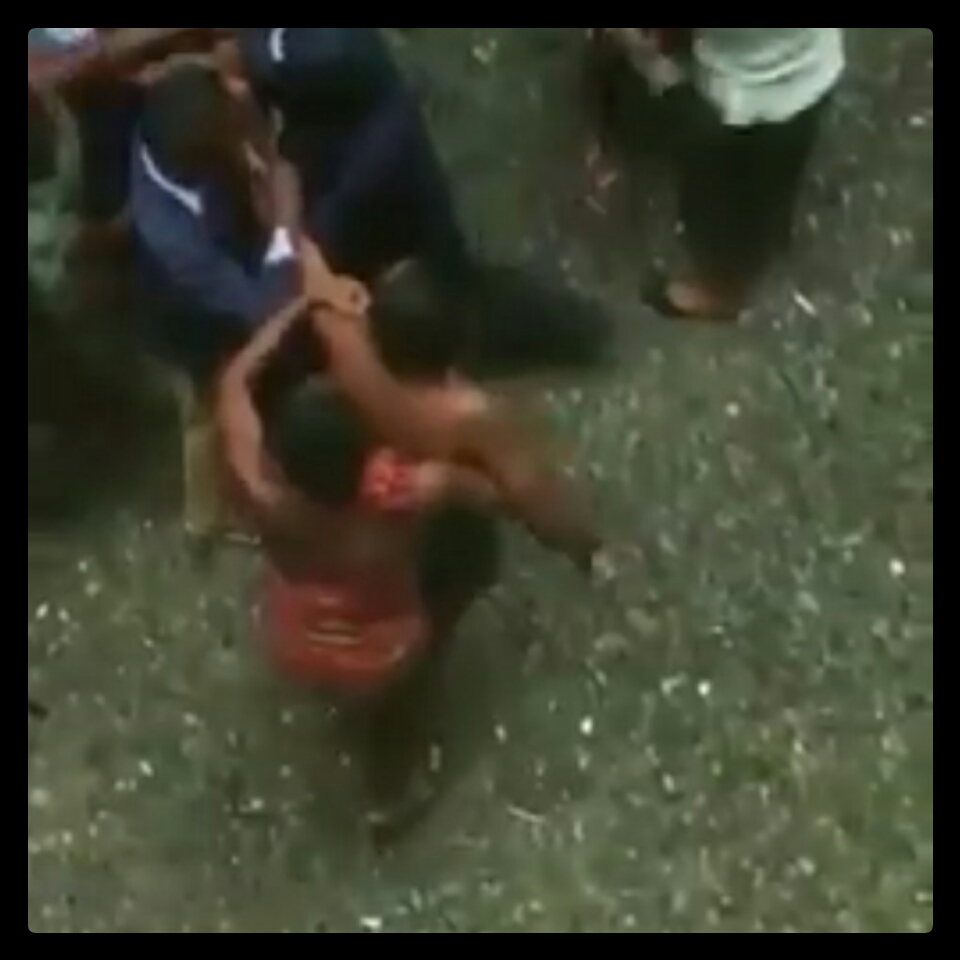 Lady Caught And Beaten At UNILAG's Emerald Hostel (1) 