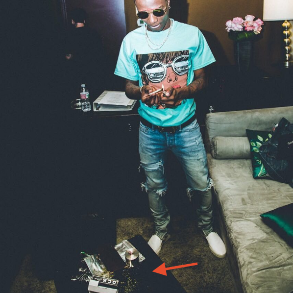 Wizkid Have Remnants Of Cut Cocaine Powder All Over His Table (1)