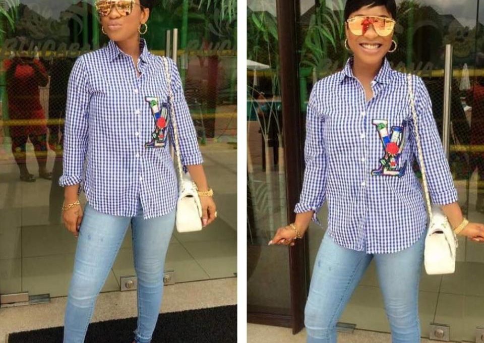Tonto Dikeh Steps Out For A Casual Day