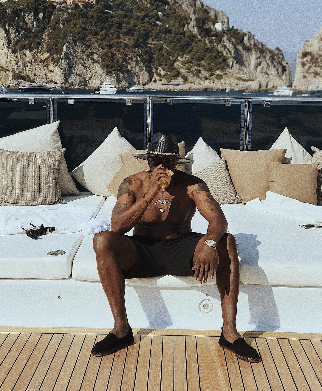 Diddy Shows Off His Dad Bod Drinking On Luxury Yacht Off Coast Of Italy (2)