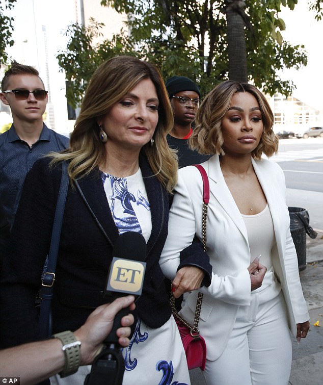 Blac Chyna Granted Temporary Restraining Order Against Rob Kardashian (2) 