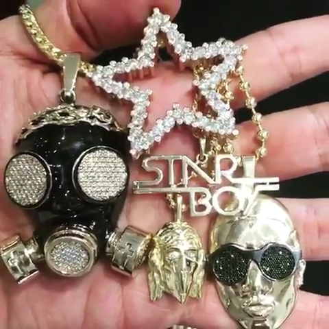Gold And Diamond Encrusted Starboy Chain Wizkid Gifted Himself As He Turned 27 (1)