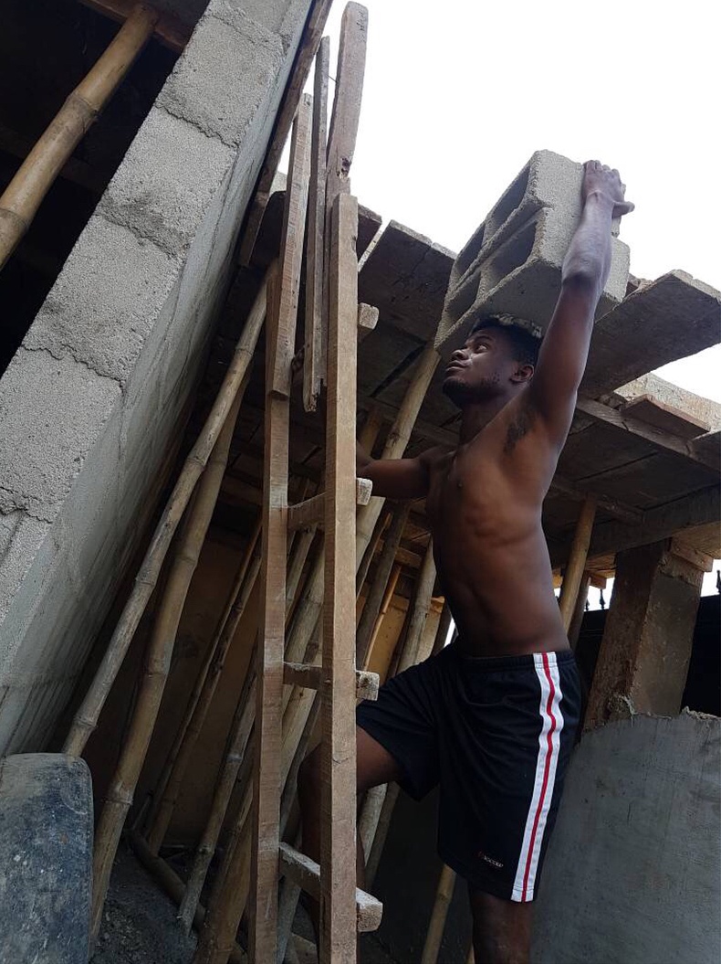 Weflo Spotted As A Bricklayer (2)