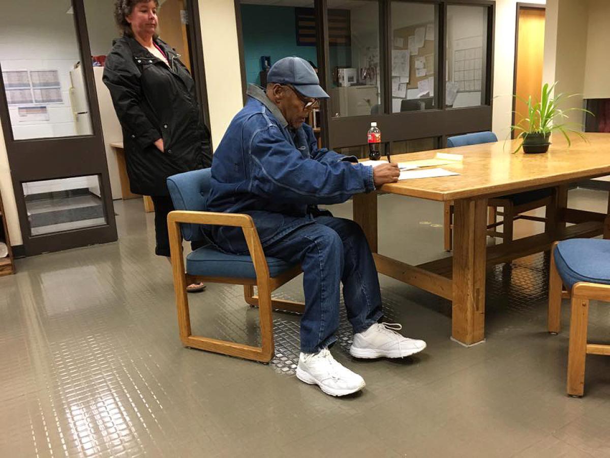 O.J. Simpson Has Been Set Free From Prison After Nine Years For Robbery (1)