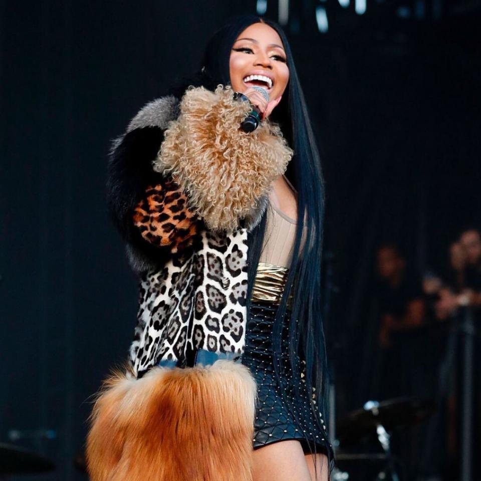 Rapper Nicki Minaj Wants Her Erotic Paper Magazine Cover To Break The ...