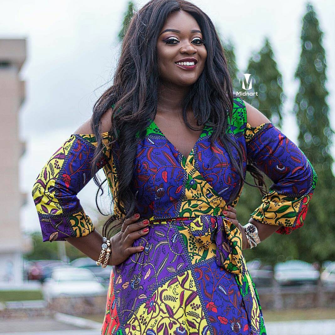 Jackie Appiah Completely Slays In Silk Ankara (2)