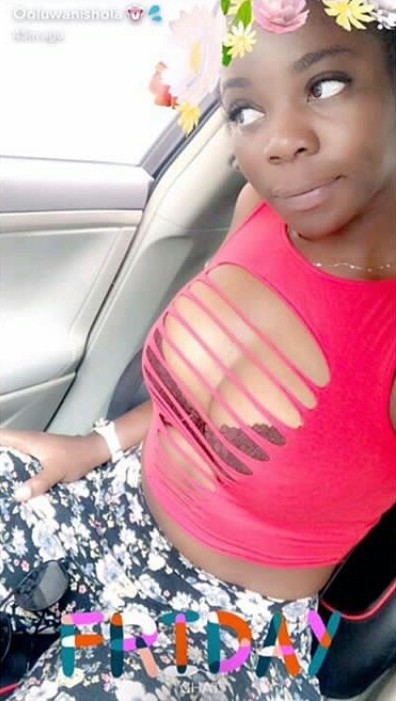 Shola Ogudu Puts Her Cleavage On Display In A Car (2)