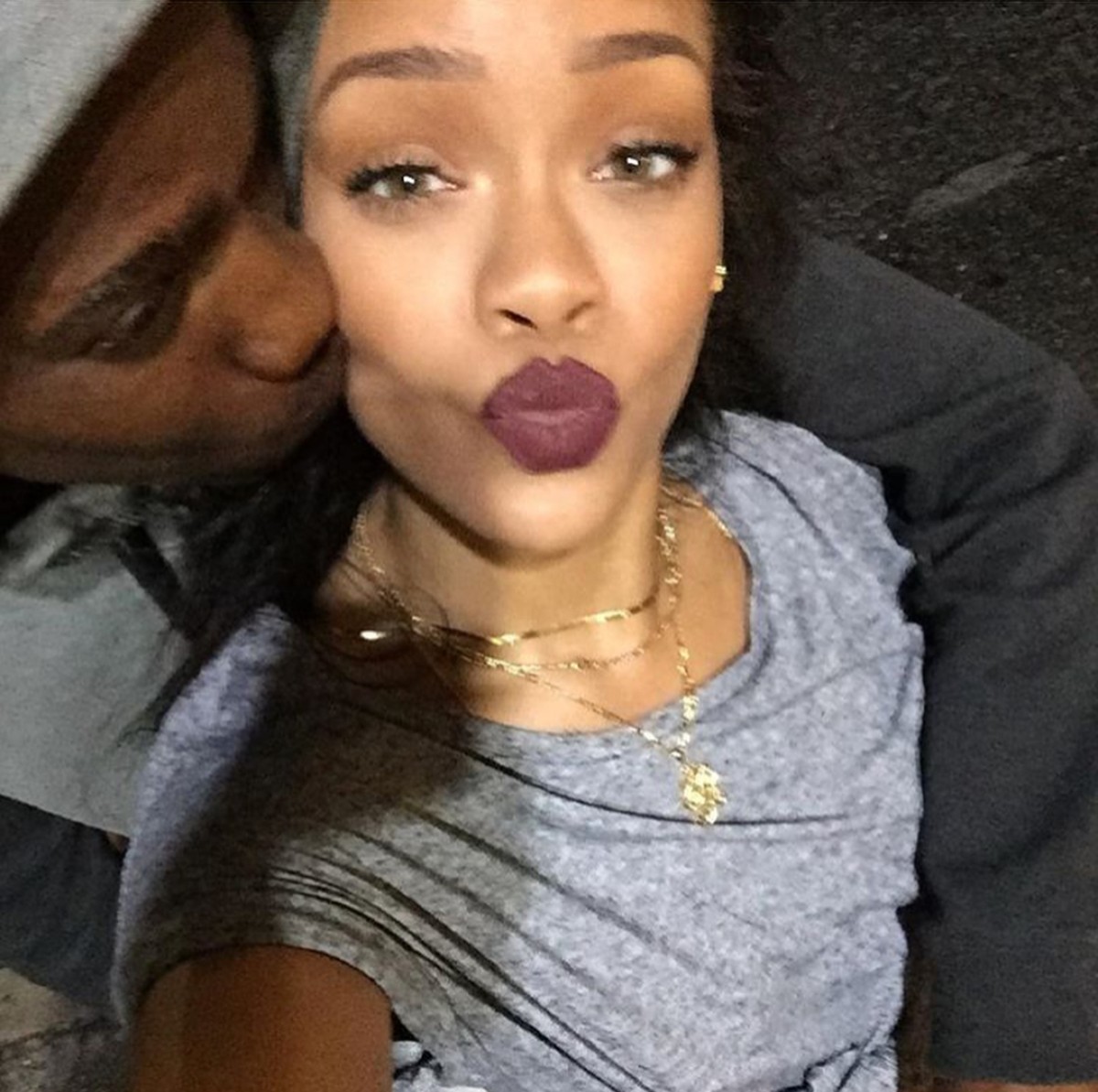 Rihanna Mourns The Loss Of Her Close Cousin To Gun Violence (2)