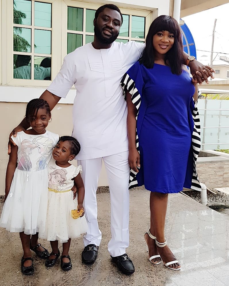 Mercy Johnson And Prince Odi Okojie Alongside Daughters Photos (5)