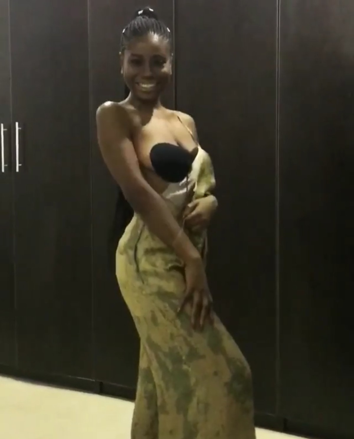 Sophia Momodu Gets Slammed After Revealing Her Boobs (10)