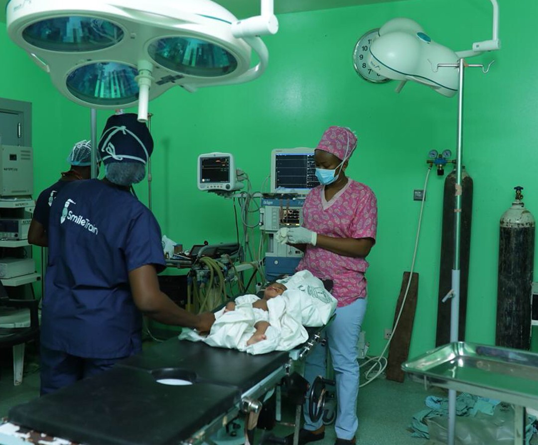 Stephanie Agbasi And Ruth Quashie Witness Surgery Carried Out On A Cleft Baby (8)