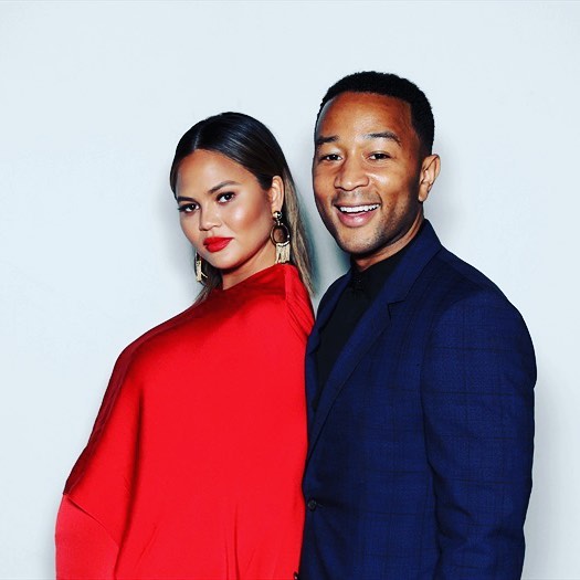 Kim Kardashian And Kanye West Pose In Photobooth With John Legend And Chrissy Teigen (7))