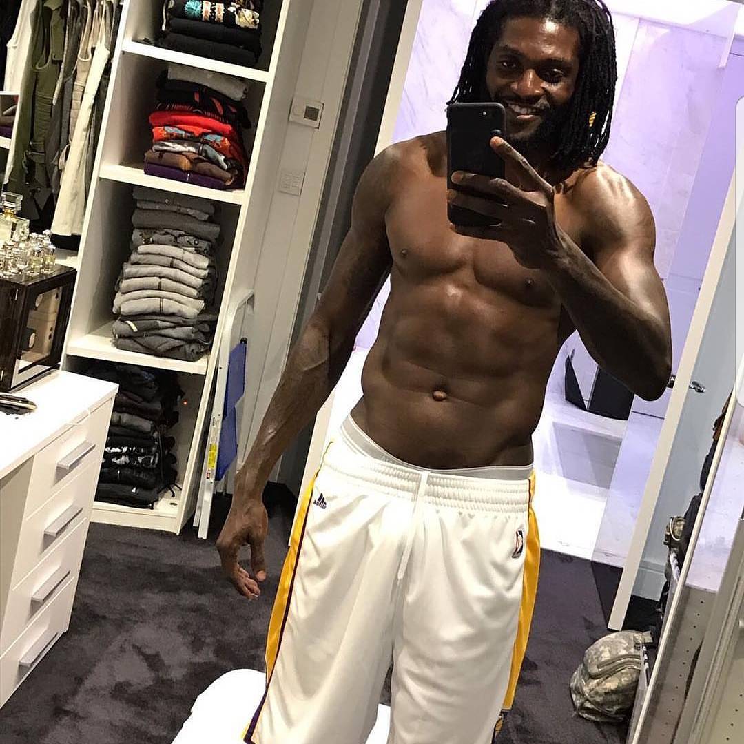 Emmanuel Adebayor (8)