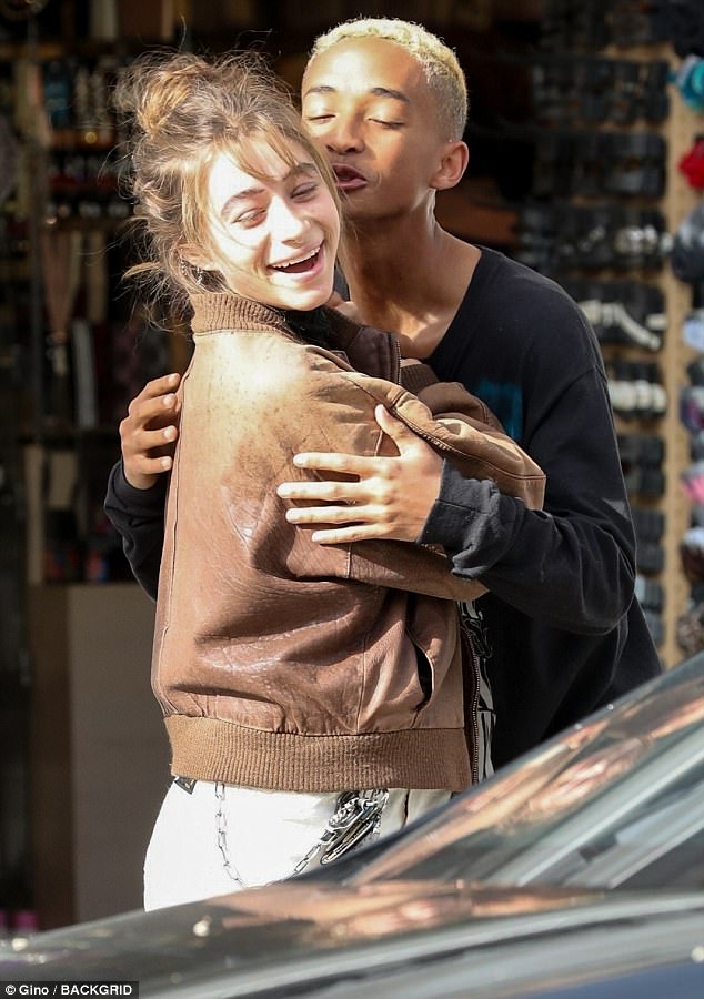 Jaden Smith And Girlfriend Odessa Adlon Give The Cameras A PDA-packed Show (2)