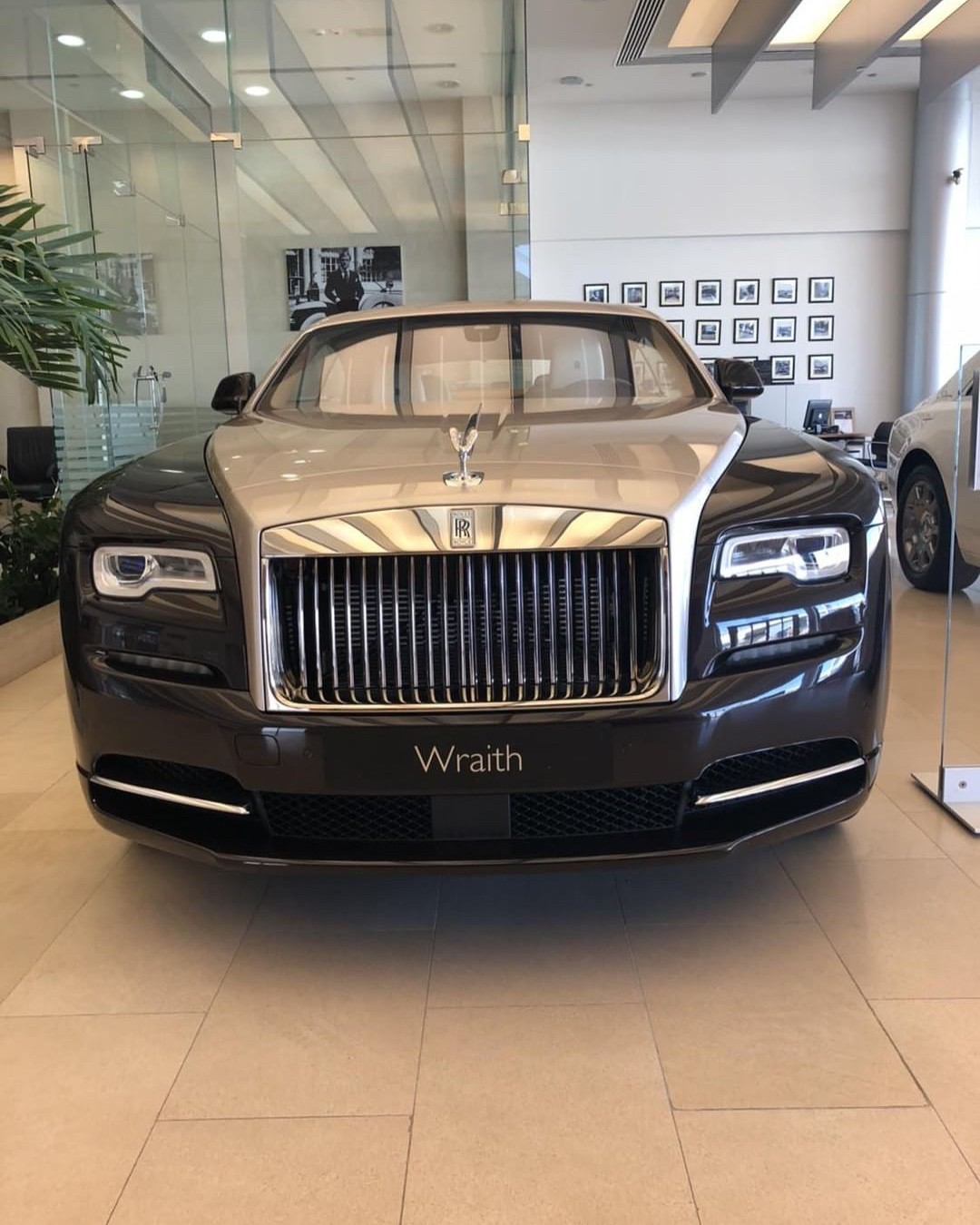 Mompha Buys N150M Rolls Royce Wraith 2018 (6)