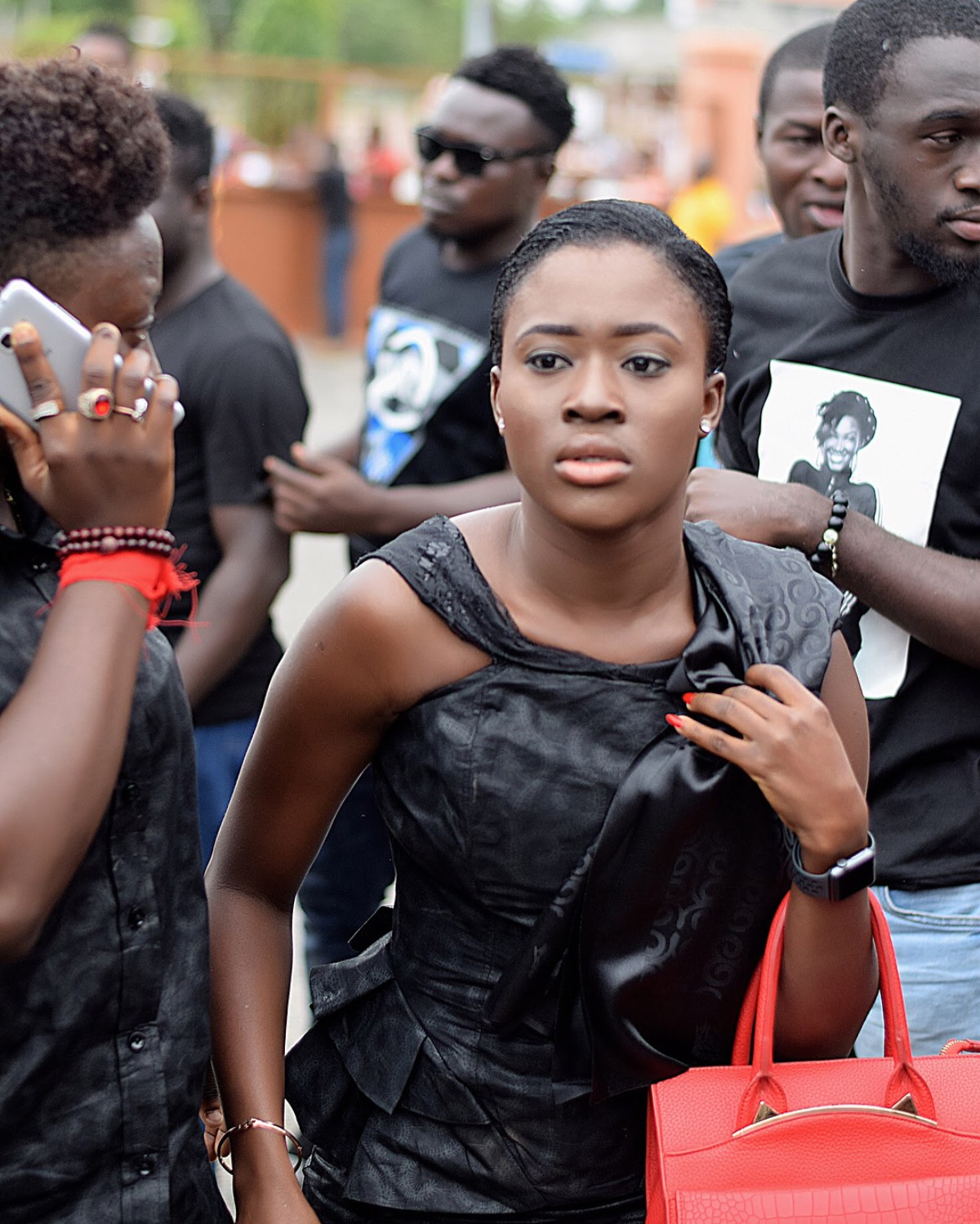 Fella Makafui Was Handed A Handkerchief To Wipe Tears At Ebony Reigns One Week Memorial Service (4)