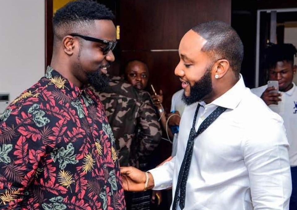 Kcee And Sarkodie Pictured In High Spirit While Shooting Burn Music Video