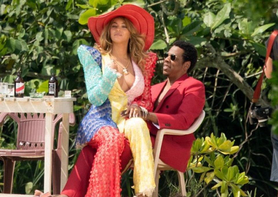 Beyonce Pictured Sitting On Jay-Z’s Lap