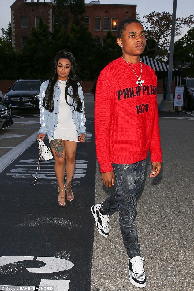 Blac Chyna Has Her Enormous Behind Grabbed By Lover YBN Almighty Jay (3)