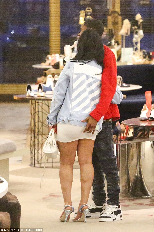 Blac Chyna Has Her Enormous Behind Grabbed By Lover YBN Almighty Jay (2)