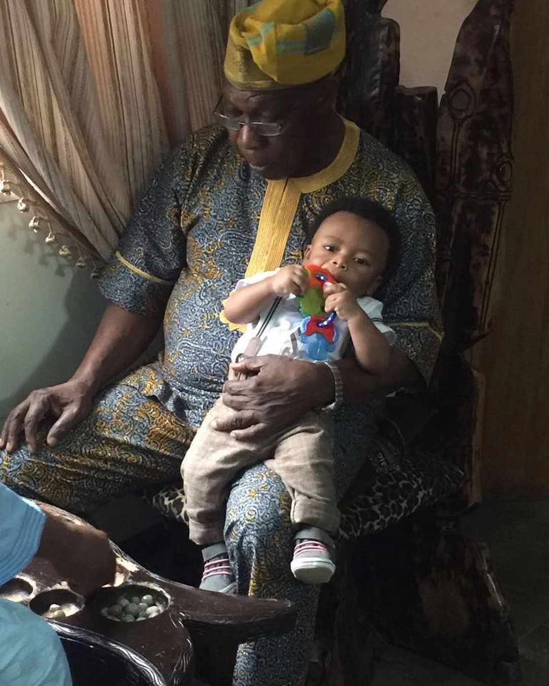Olakunle Churchill Shares Photos Of Olusegun Obasanjo Carrying His Son (2)