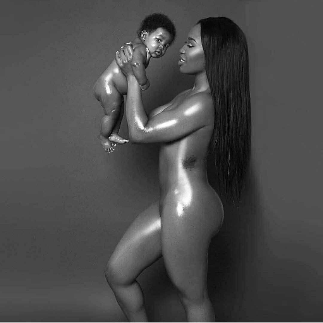 Chinedu Ikedieze Sees Beauty In Picture Of Completely N***d Woman Carrying Her Child (5)