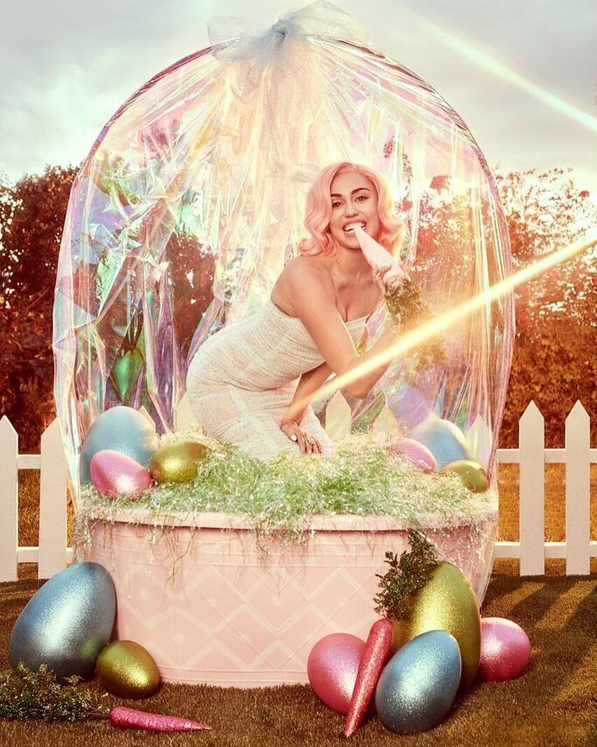 Miley Cyrus Easter Bunny Photos (2)