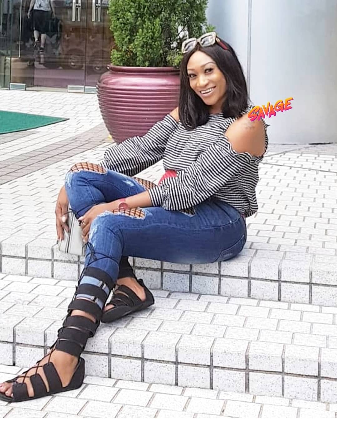 Oge Okoye Ripped Jeans Photos (2)