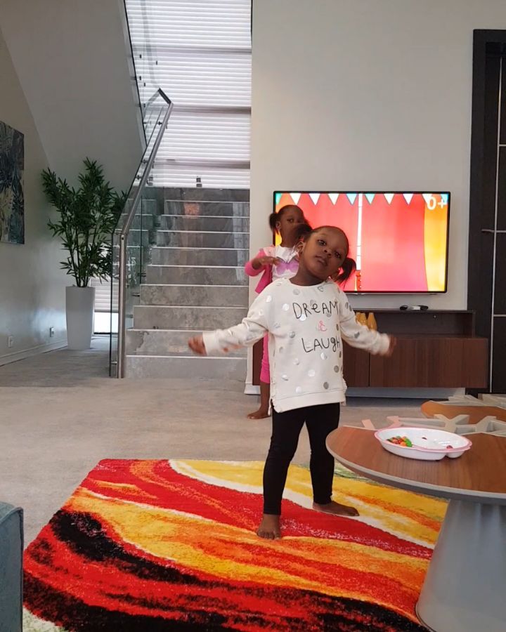 Timaya's Daughters Teaching Him How To Dance 'Shaku Shaku' (2)