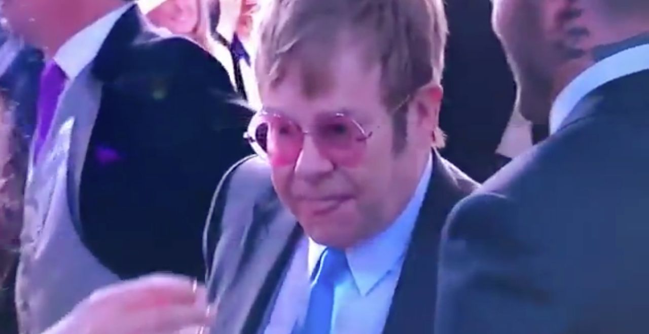 Elton John Licks His Lips After Kissing David Beckham On The Mouth (4)