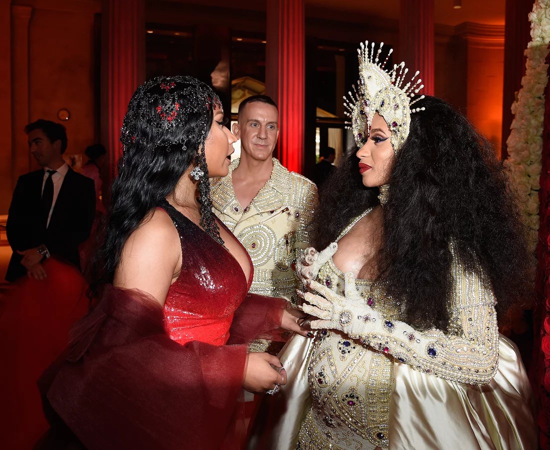 Nicki Minaj And Cardi B Pictured Chatting Together At The 2018 Met Gala (3)