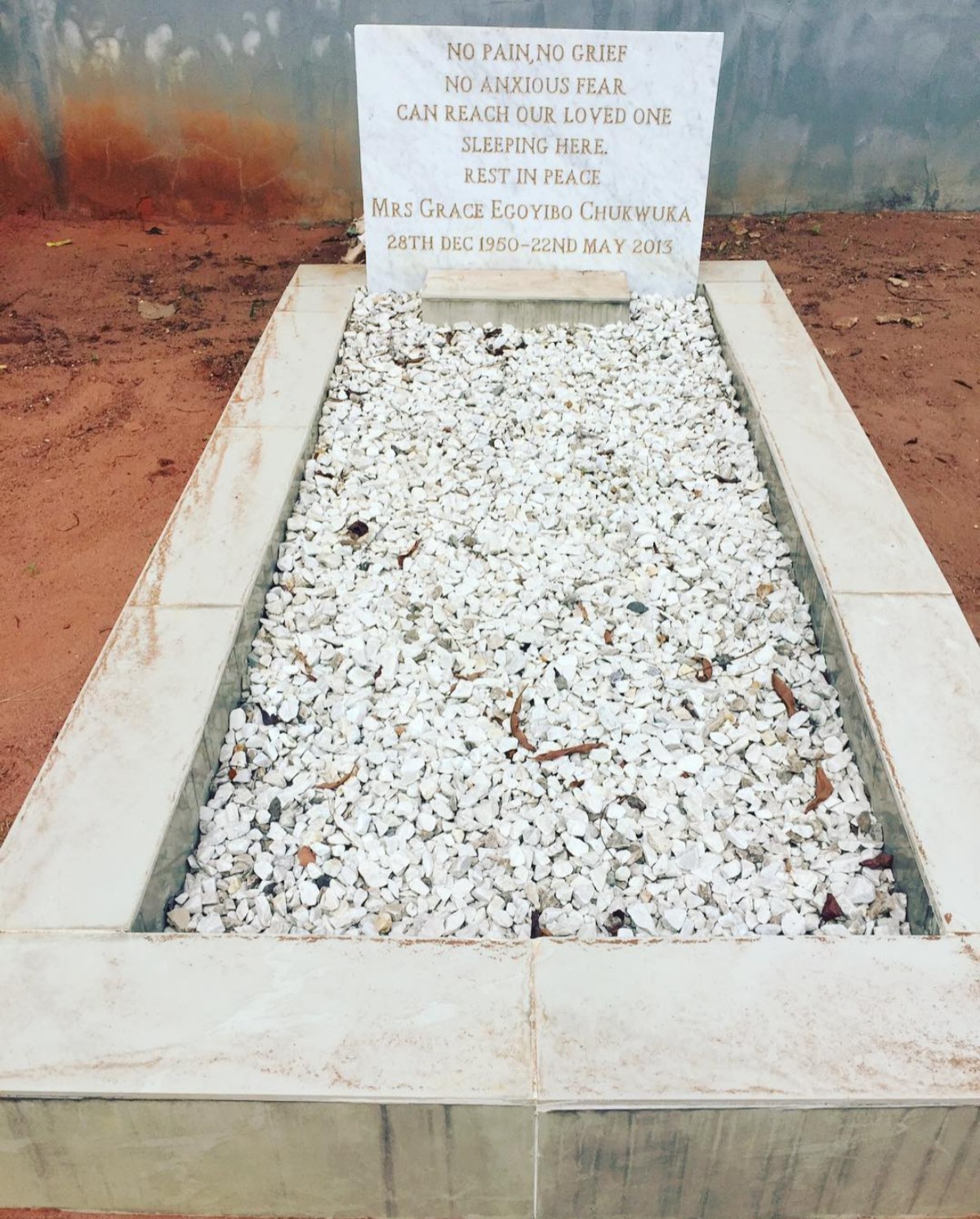 Chioma Akpotha Shares Photo Of Her Mother's Grave (4)